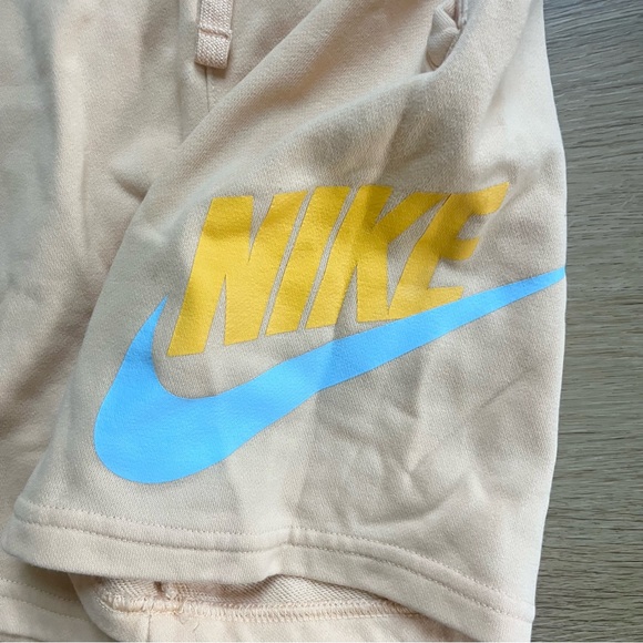 Nike Boys Peach Pastel Sweat Shorts Side Swoosh Boy’s Medium Yellow Blue - Picture 4 of 5